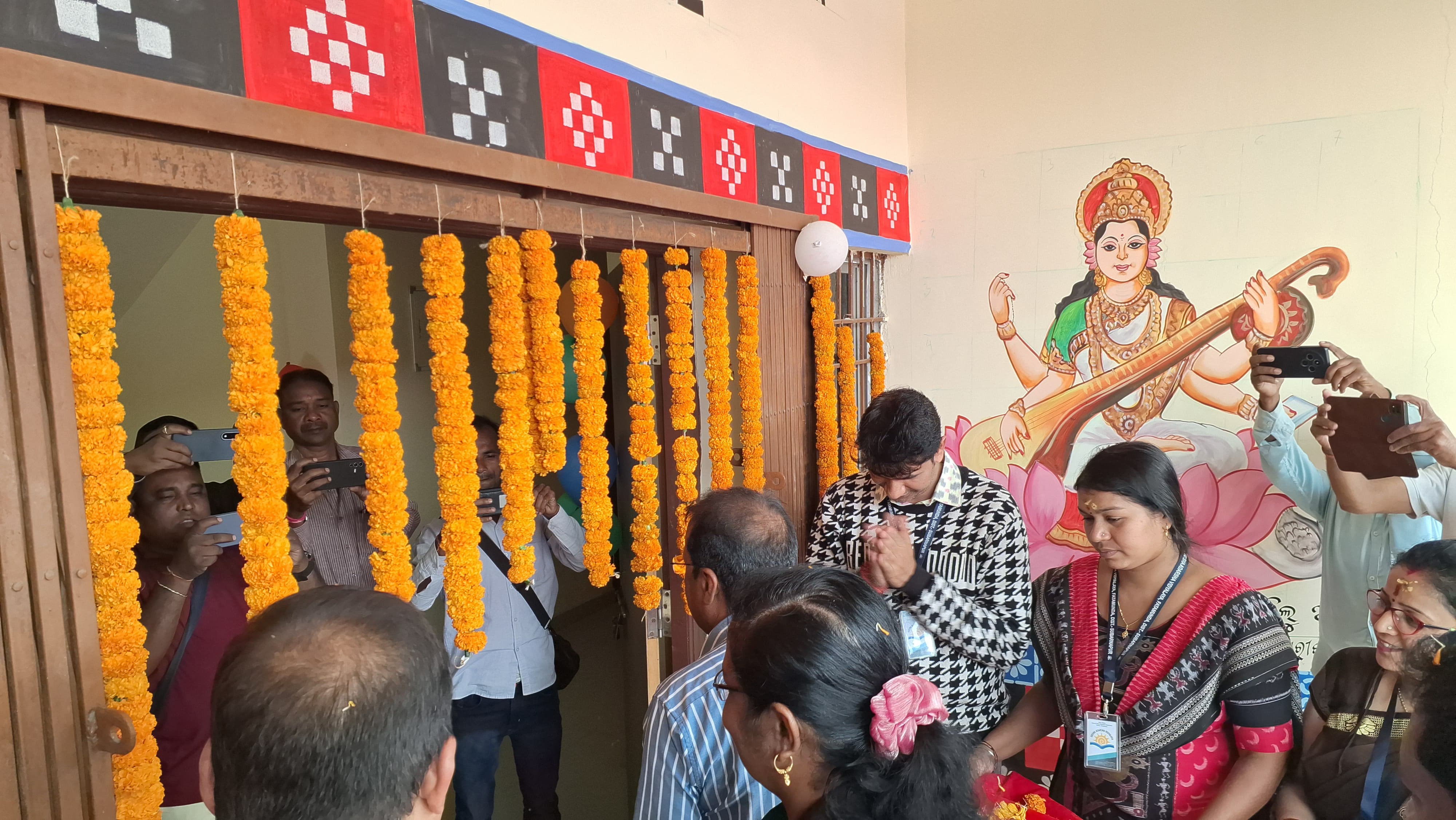 The Girls’ Hostel of Odisha Adarsha Vidyalaya, Fatamunda, Block Dunguripali, was inaugurated on 03 January 2026 by Dr. Nruparaj Sahu, Collector and District Magistrate, Subarnapur, in the august presence of Mrs. Minarani Mangal, District Education Officer, Subarnapur, Mr. Dilip Kumar Bara, Block Development Officer, Dunguripali, and Mr. Ganesha Kishan, Block Education Officer, Dunguripali.
Addressing the students and parents, the Chief Guest emphasized that the Government is taking necessary and sincere steps to promote girls’ education and ensure the safety and security of the girl child, thereby empowering them to build a brighter future.